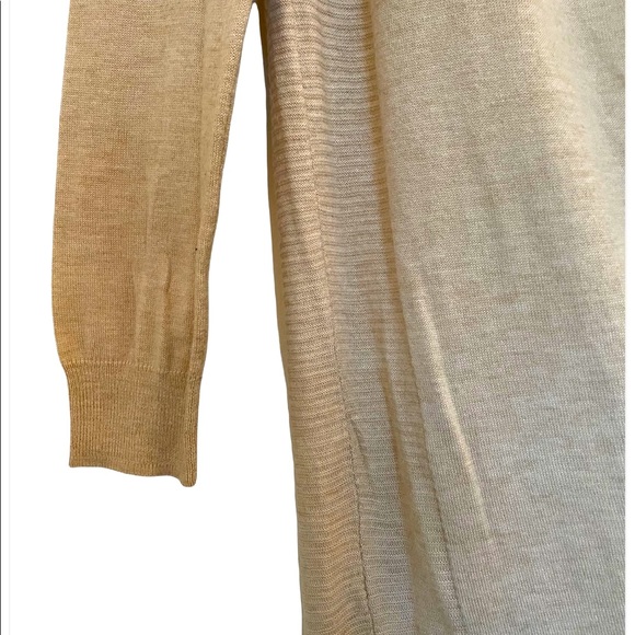 Woman dress - Picture 2 of 2